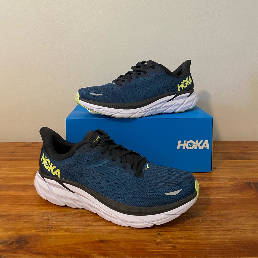 NEW IN BOX HOKA Clifton 8 Men’s Running Shoes Wide